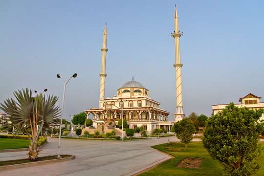 Jamia Masjid Sakina | جامعہ مسجد سکینہ تو الصغری