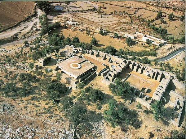 Julian Taxila | جولیاں