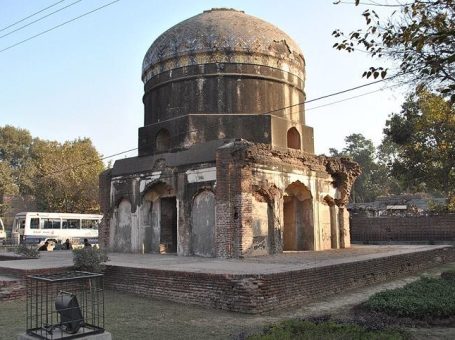 Buddhu ka Aawa